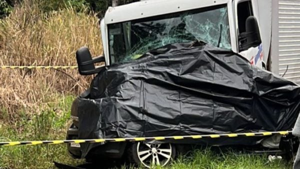 Pai e filho morrem após grave acidente caminhão no Paraná