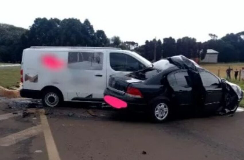 Colis O Entre Carro E Van Deixa Duas Pessoas Mortas Na Br