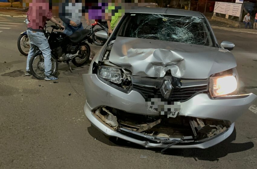  Entregador sofre fratura exposta após colisão com carro no Vila Nova