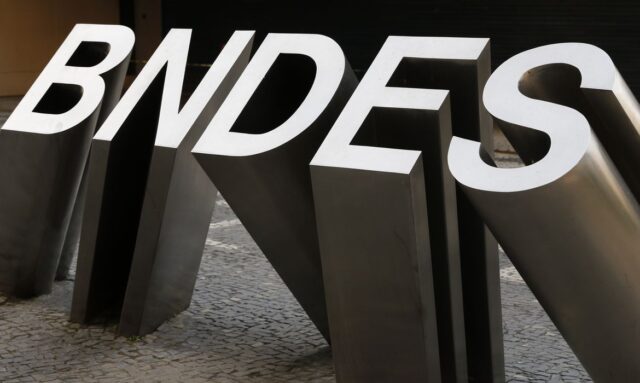  BNDES aprova R$ 100 milhões para empresa criar granja no Paraná