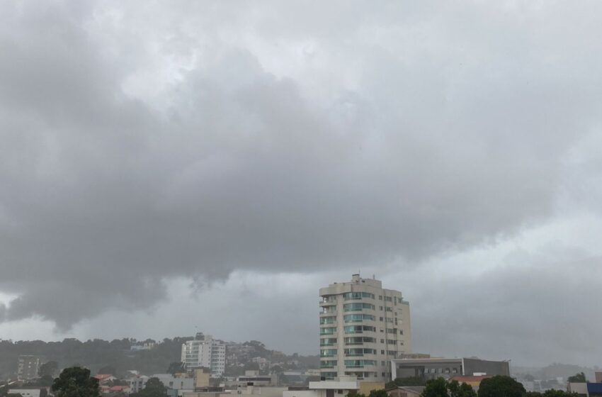  Alerta laranja: Previsão é de mais de 100 mm de chuva no Paraná