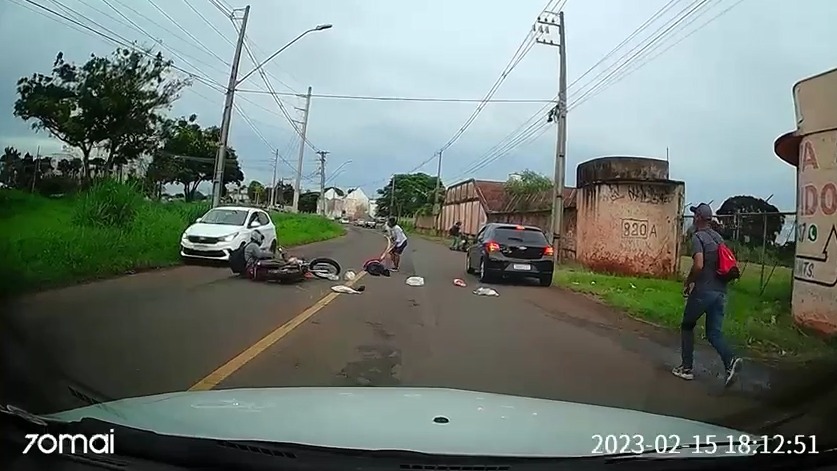  Homem morre no hospital após ter sido atropelado por motocicleta; vídeo