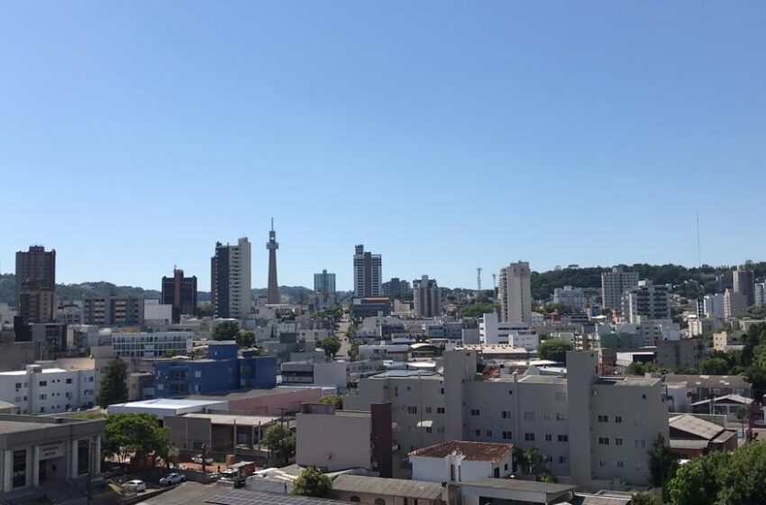  Chuva deve diminuir nos próximos dias e sol voltará a predominar em Francisco Beltrão