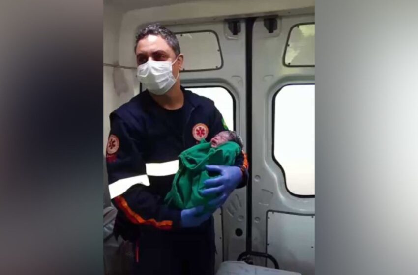  Bebê apressadinha nasce dentro de ambulância do SAMU no Paraná
