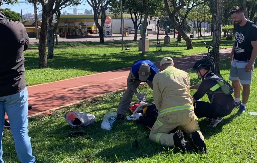  Ciclista sofre traumatismo craniano após colisão contra outra bicicleta