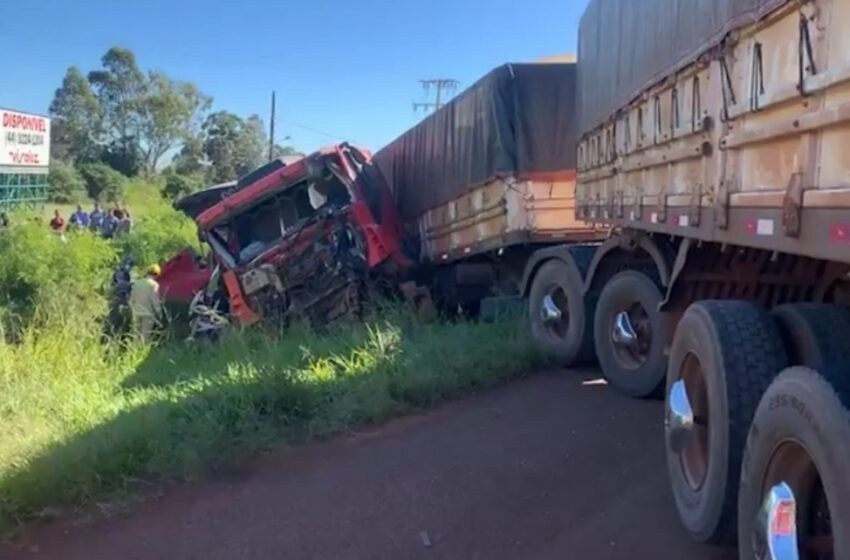  Câmera de segurança flagra grave acidente que deixou um homem morto e outro ferido na BR 369; vídeo