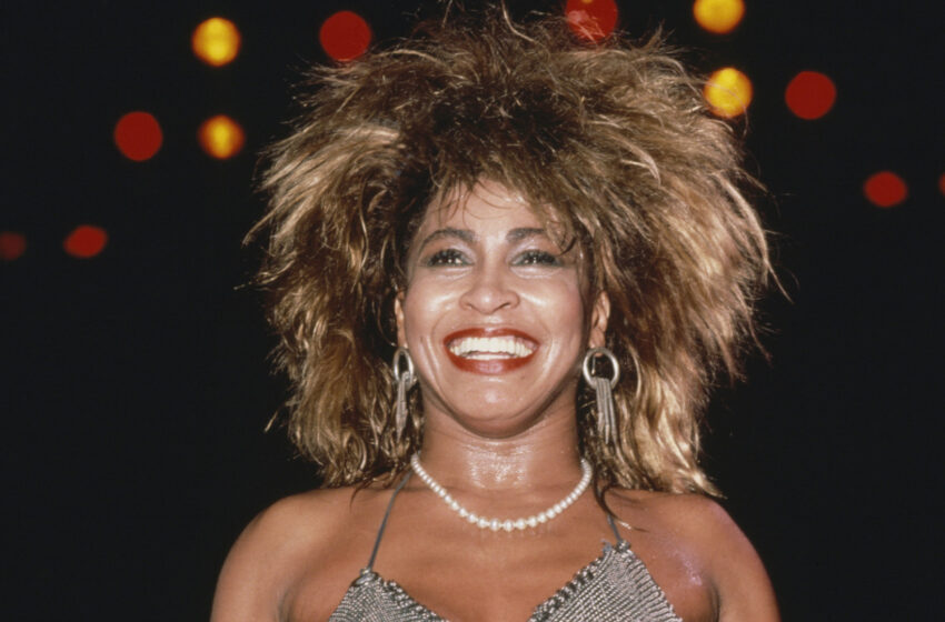  Morre aos 83 anos a cantora Tina Turner