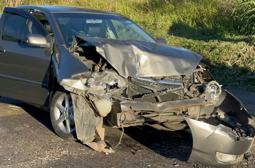  Uma pessoa fica ferida após carro colidir em traseira de caminhão na PR 483