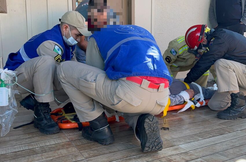  Colisão envolvendo duas motocicletas deixa um homem com ferimentos graves no bairro São Miguel