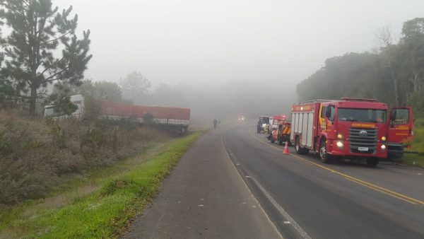  Motorista morre após grave acidente entre dois caminhões e um carro na BR 153