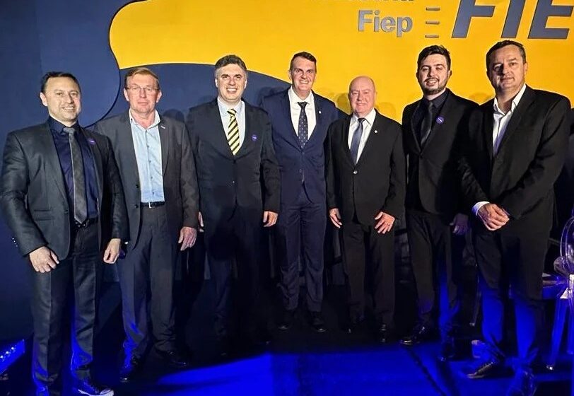 Prefeito Cleber prestigia posse da diretoria da Fiep