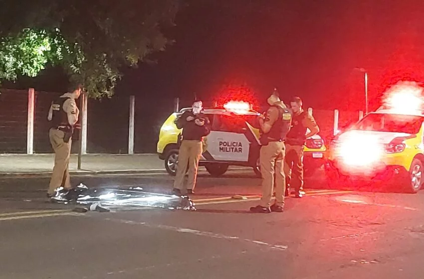  Homem morre após ficar caído em meio a rua e ser atropelado por carro