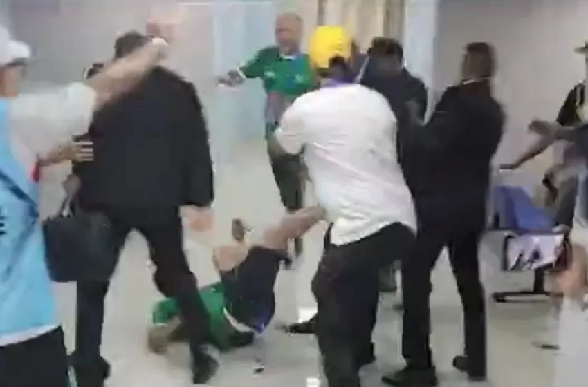  Após derrota da Seleção Brasileira jogadores entram em confusão no final da partida