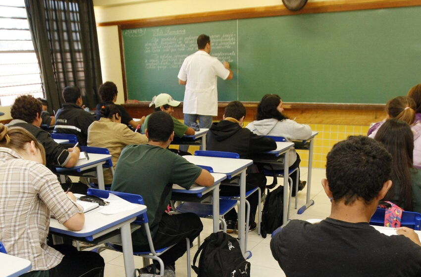  Governo do Paraná divulga lista dos nomes dos 1.144 professores convocados para a rede estadual