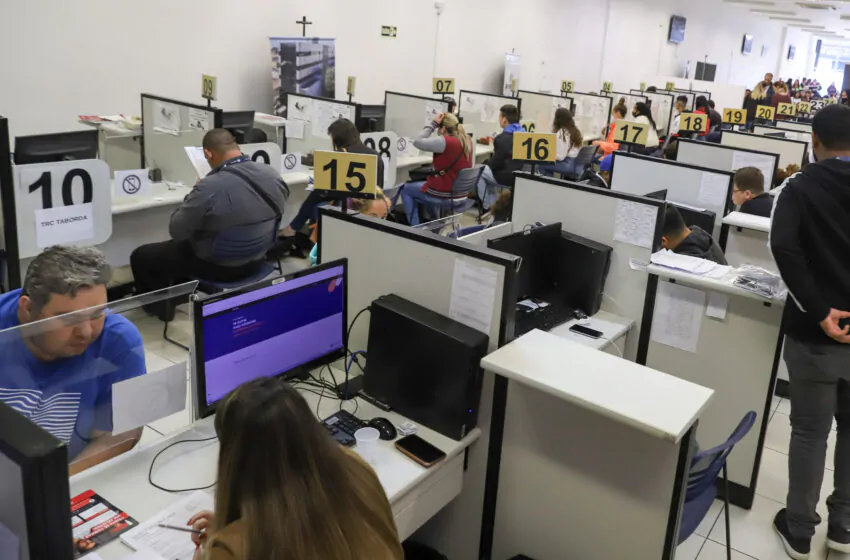  Março inicia com a oferta de 18,6 mil vagas de emprego nas Agências do Trabalhador do Paraná