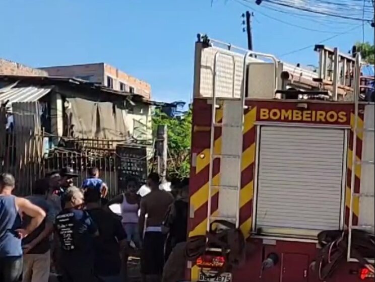  Homem morre carbonizado após casa pegar fogo