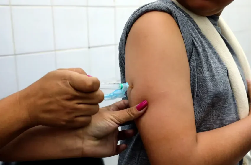  Com doses próximas do vencimento, Ministério da Saúde amplia vacinação contra dengue