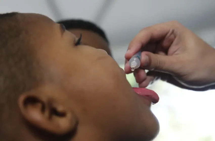  Campanha de vacinação contra poliomielite começa nesta segunda-feira (27)