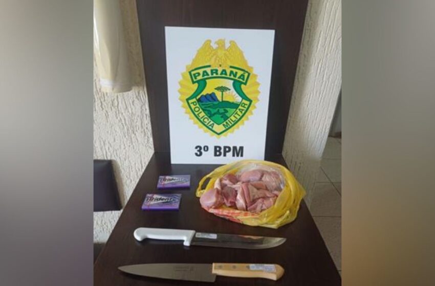  Homem armado com facas é preso após roubar carne e ameaçar funcionários de supermercado