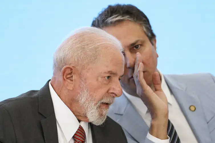  Presidente Luiz Inácio Lula da Silva anuncia R$ 5,5 bi para obras e novos campi universitários