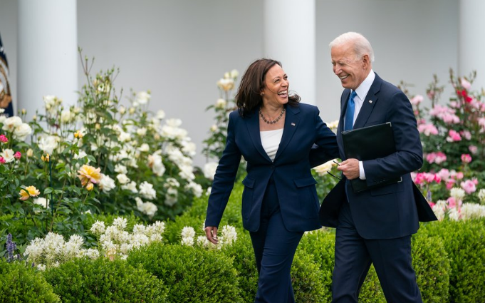  Biden decide desistir da candidatura a presidente dos EUA e anuncia apoio a Kamala Harris