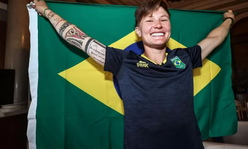  Porta-bandeira do Brasil nas Olimpíadas fala sobre como superou o câncer e emoção de voltar ao rugby