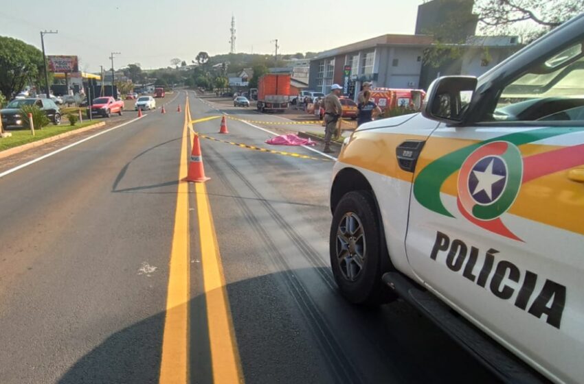  Criança de 11 anos morre após ser atropelada por caminhão ao tentar atravessar rodovia