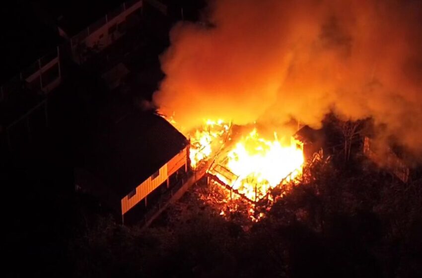  Incêndio de grandes proporções atinge residências no bairro Guanabara