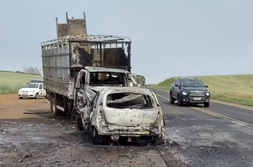  Motorista fica em estado grave após carro e caminhão pegarem fogo em acidente na BR-373