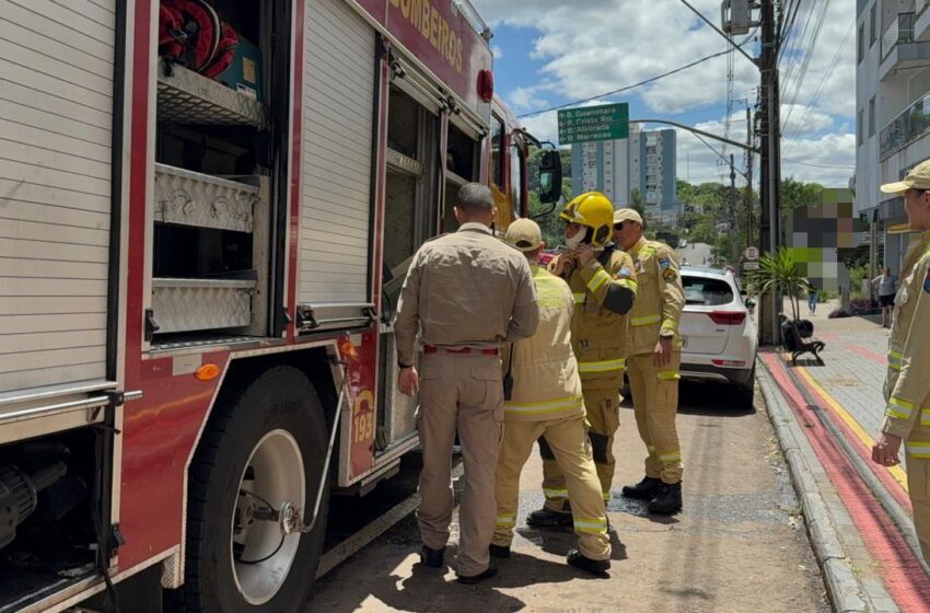  Corpo de Bombeiros é acionado para combater principio de incêndio em prédio