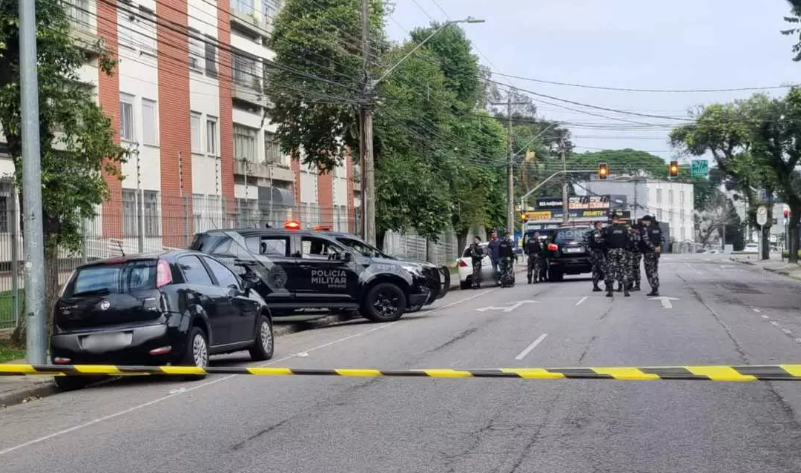  Suspeito é baleado por policiais em tentativa de assalto a posto de combustíveis no Paraná