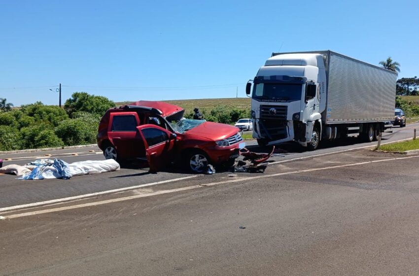  Colisão envolvendo carro e caminhão deixa uma pessoa morta e quatro em estado grave na BR 280