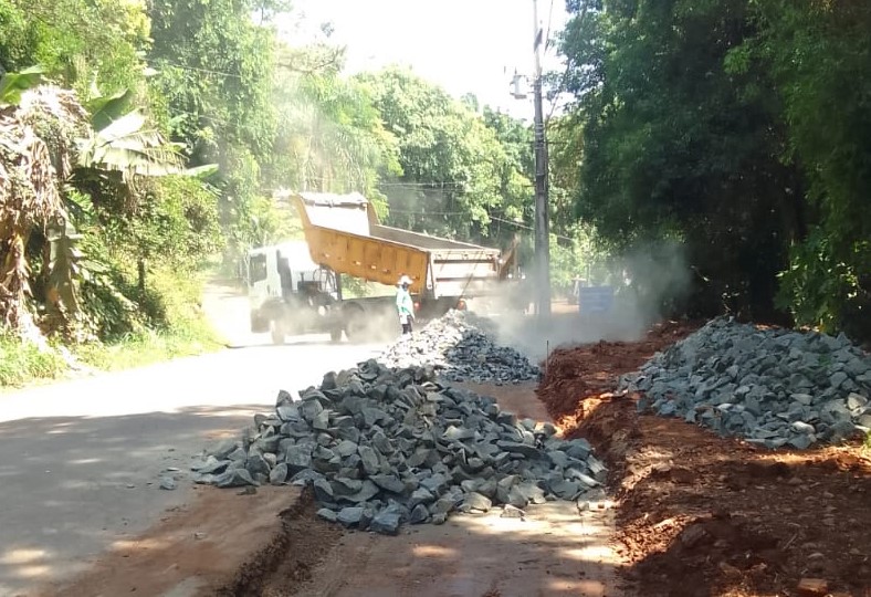  Obras de revitalização na rua Abdul Pholmann interditam via e exigem desvio para acesso ao Novo Mundo e Cidade Norte