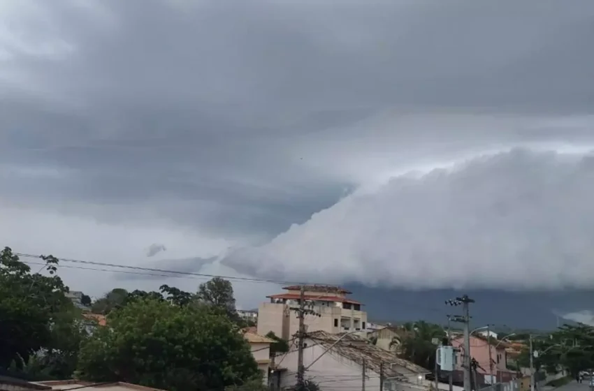  Frente fria tem data marcada para retornar ao Paraná com risco de temporais; confira quando